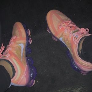 2019 Nike vapor max kicks ( size 8 women’s)